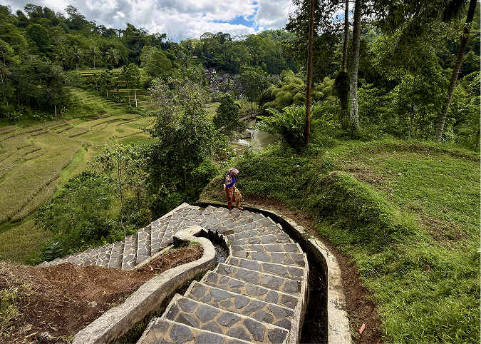Ratusan Tangga